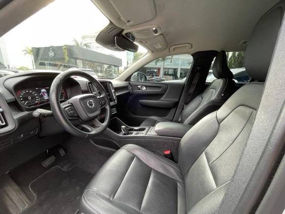 VOLVO XC40 2.0 T4 GASOLINA GEARTRONIC VOLVO XC40 2.0 T4 GASOLINA GEARTRONIC